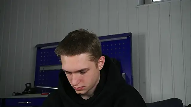 dustyn fox online show from February 20, 2026, 8:05 am