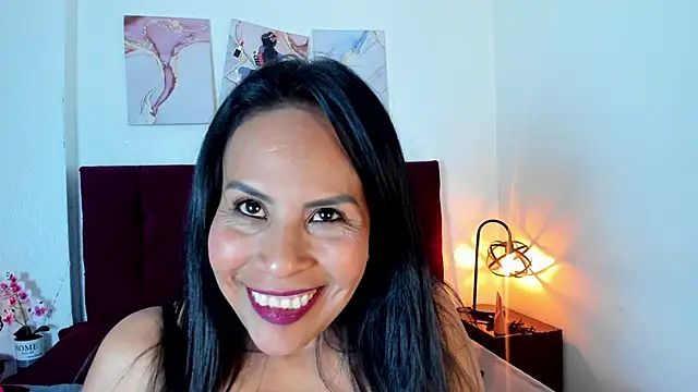 Anthonelaa   online show from September 29, 2025, 8:13 pm