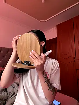 Effy Bonny online show from December 19, 2025, 1:51 pm