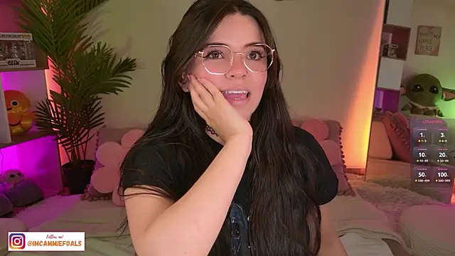 Snapshot of cammiefoalss chatting on October 6, 2025, 3:31 pm cammiefoalss online show from October 6, 2025, 3:31 pm