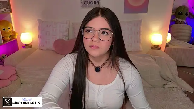 cammiefoalss online show from April 2, 2026, 8:06 pm