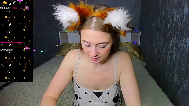 Demure Smile online show from November 9, 2025, 4:00 am