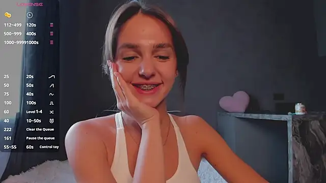 JudyAngil online show from September 18, 2025, 5:31 am