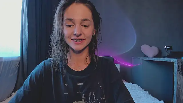 JudyAngil online show from September 22, 2025, 4:47 am