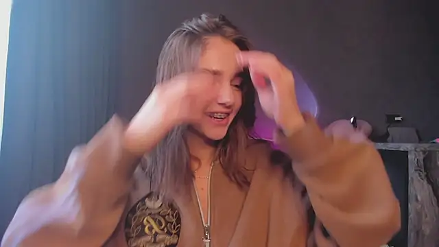 JudyAngil online show from October 3, 2025, 5:26 am