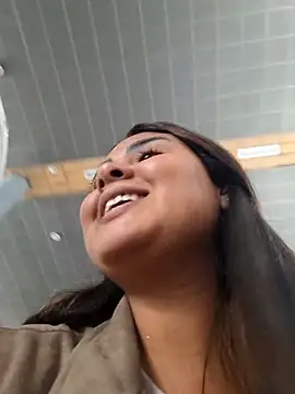 sexy-latin10 online show from November 16, 2025, 2:22 pm