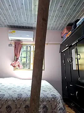 sexy-latin10 online show from December 5, 2025, 2:14 pm