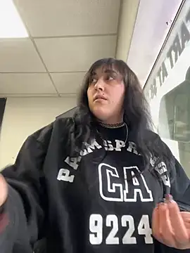 ThicBunz online show from February 9, 2025, 6:37 pm