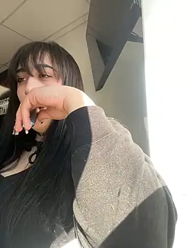 ThicBunz online show from February 20, 2025, 5:51 pm