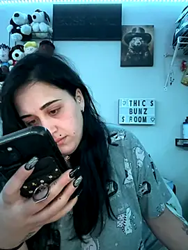 ThicBunz online show from October 3, 2025, 3:36 am