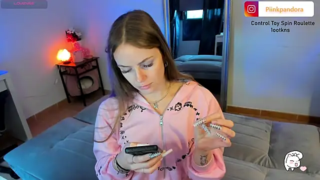 Piinkpandora online show from March 2, 2025, 3:59 pm