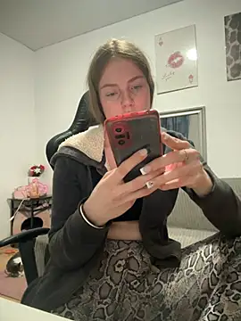 Piinkpandora online show from February 12, 2026, 9:32 pm