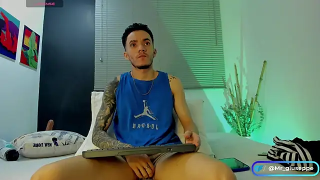 Tylergiuseppe  online show from December 23, 2024, 11:28 pm