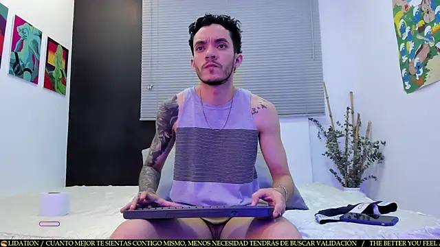 Tylergiuseppe  online show from February 20, 2025, 12:41 am