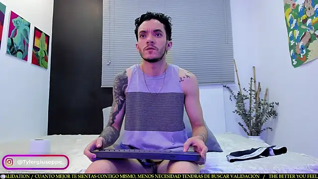 Tylergiuseppe  online show from February 21, 2025, 12:27 am