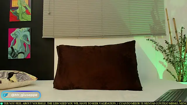 Tylergiuseppe  online show from March 6, 2025, 10:04 pm