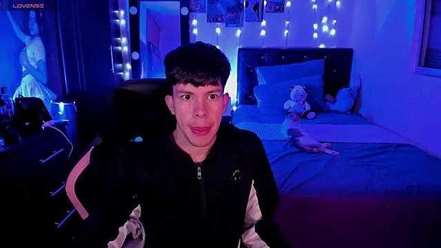 DominicPrince online show from September 26, 2025, 2:37 am