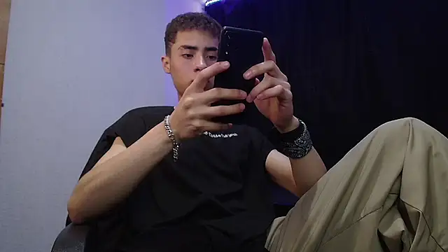 sexybat twink online show from March 14, 2025, 10:27 pm