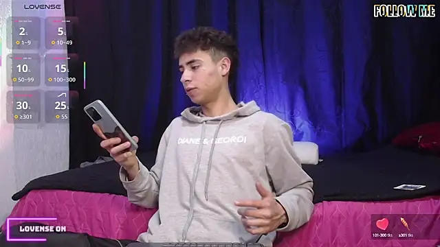 sexybat twink online show from September 15, 2025, 8:31 pm