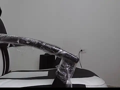 queen findom online show from September 16, 2025, 4:46 am