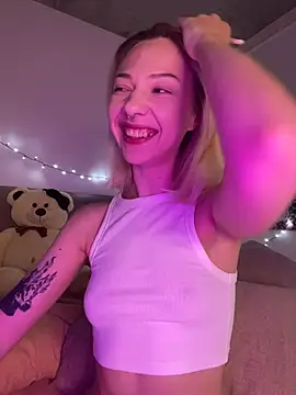  urbestie  online show from June 18, 2026, 10:03 pm