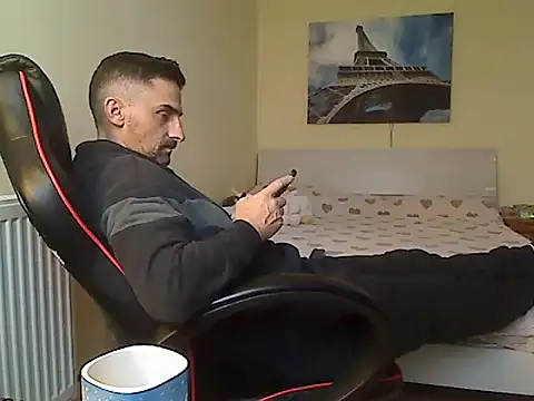 amydamarw online show from December 18, 2025, 8:20 am