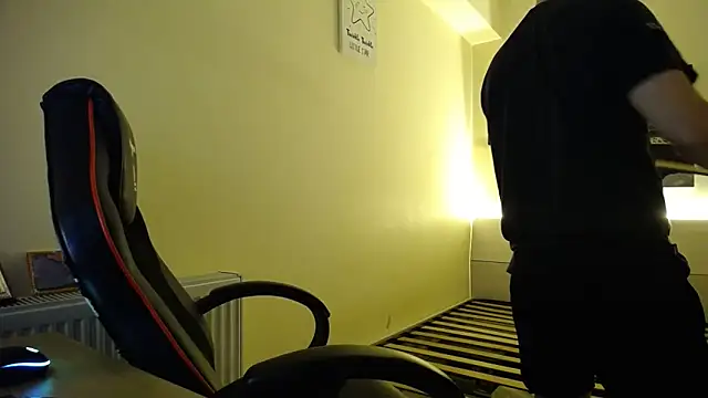 amydamarw online show from April 20, 2026, 4:54 pm