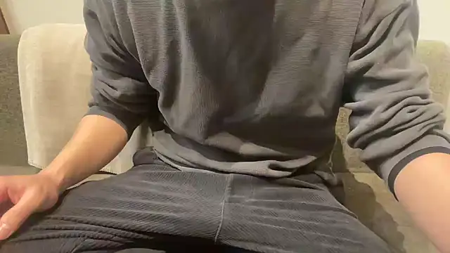 Snapshot of atom0407 chatting on January 10, 2025, 10:28 am atom0407 online show from January 10, 2025, 10:28 am