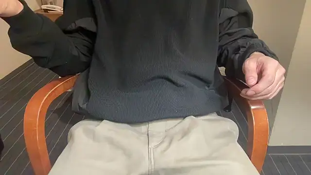 Snapshot of atom0407 chatting on February 19, 2025, 11:28 am atom0407 online show from February 19, 2025, 11:28 am