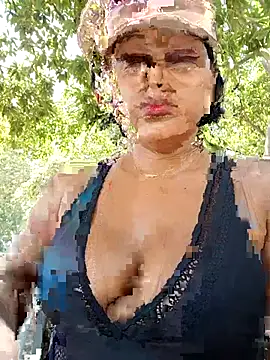 anaesca online show from September 13, 2025, 4:51 pm