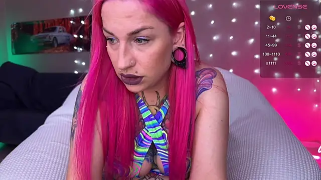 Snapshot of Tanya_Acid chatting on June 10, 2026, 3:55 pm Tanya Acid online show from June 10, 2026, 3:55 pm