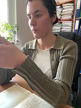 Snapshot of Sara_darling chatting on March 19, 2025, 12:23 pm Sara darling online show from March 19, 2025, 12:23 pm