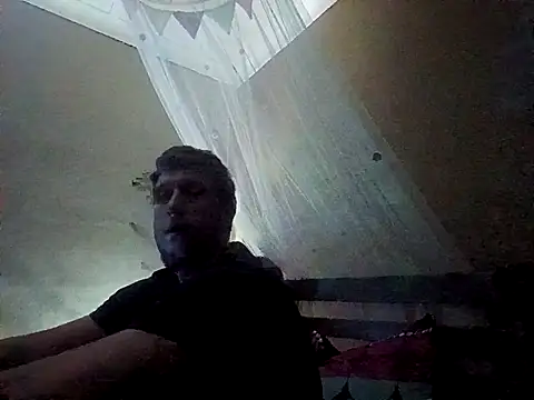 Snapshot of Missmesexycouple69 chatting on October 1, 2025, 7:31 pm Missmesexycouple69 online show from October 1, 2025, 7:31 pm