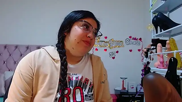 lanaqueen699 online show from November 27, 2025, 12:18 pm