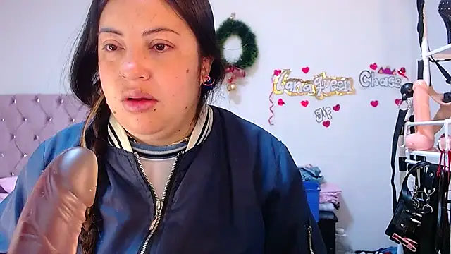 lanaqueen699 online show from February 19, 2026, 12:12 pm