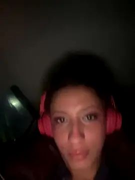 Snapshot of LunitaDollz chatting on November 28, 2025, 4:09 pm LunitaDollz online show from November 28, 2025, 4:09 pm