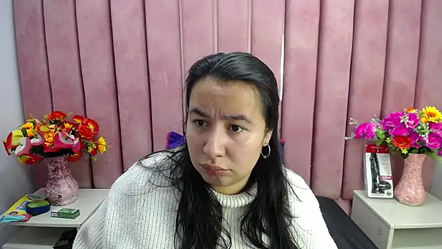 NaomyPrinces online show from December 3, 2024, 1:21 pm