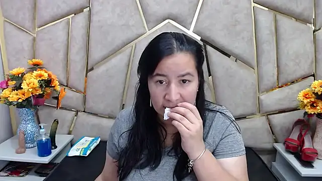 NaomyPrinces online show from January 22, 2025, 1:32 pm