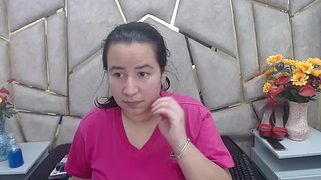 NaomyPrinces online show from January 27, 2025, 1:41 pm