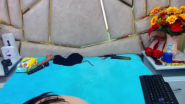 NaomyPrinces online show from February 16, 2025, 6:32 pm