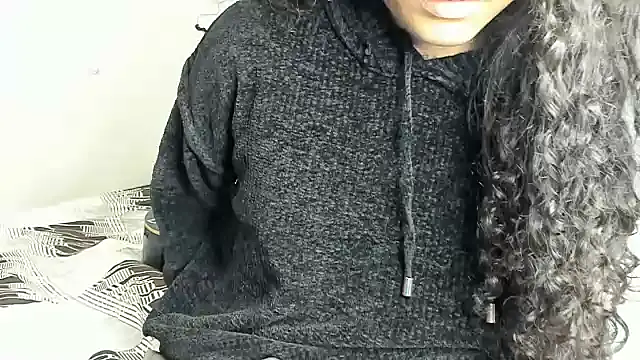 Snapshot of Ama_music chatting on December 21, 2024, 2:37 pm Ama music online show from December 21, 2024, 2:37 pm