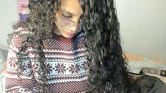 Snapshot of Ama_music chatting on January 3, 2025, 5:31 pm Ama music online show from January 3, 2025, 5:31 pm