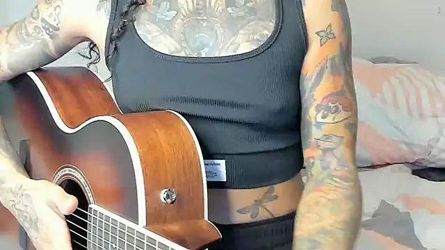 Snapshot of Ama_music chatting on January 16, 2025, 2:51 pm Ama music online show from January 16, 2025, 2:51 pm