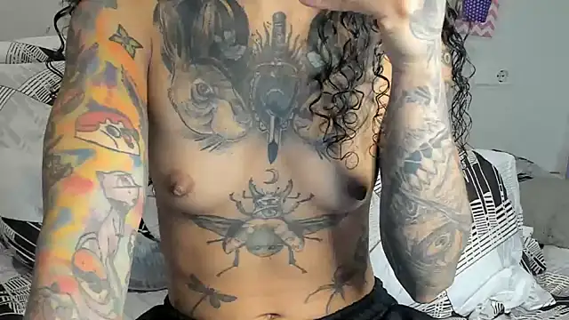 Snapshot of Ama_music chatting on February 7, 2025, 8:31 pm Ama music online show from February 7, 2025, 8:31 pm