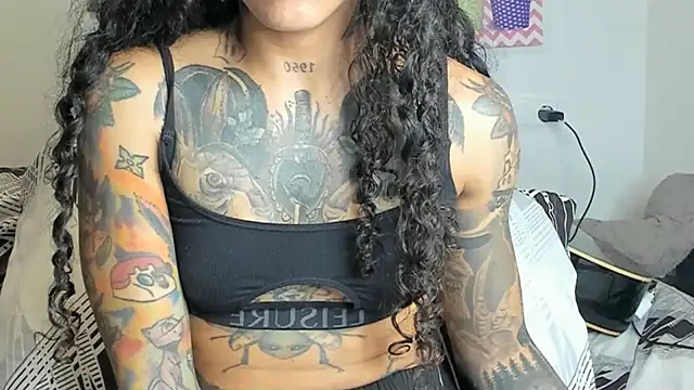 Snapshot of Ama_music chatting on February 17, 2025, 7:42 pm Ama music online show from February 17, 2025, 7:42 pm