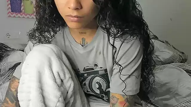 Snapshot of Ama_music chatting on February 19, 2025, 6:10 pm Ama music online show from February 19, 2025, 6:10 pm