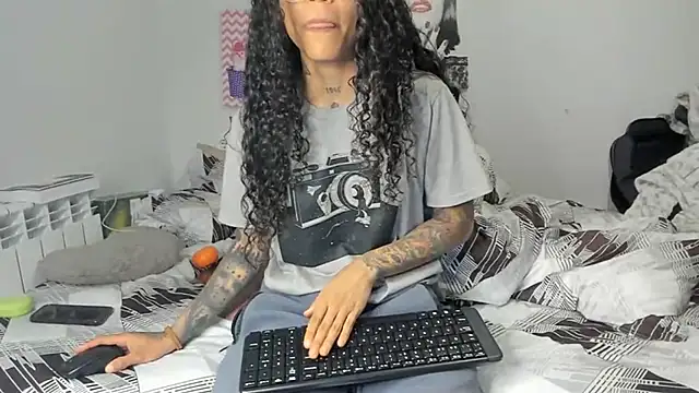 Snapshot of Ama_music chatting on February 20, 2025, 2:57 pm Ama music online show from February 20, 2025, 2:57 pm