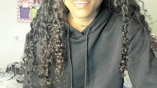 Snapshot of Ama_music chatting on February 21, 2025, 1:22 pm Ama music online show from February 21, 2025, 1:22 pm