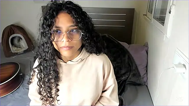 Snapshot of Ama_music chatting on March 5, 2025, 11:06 am Ama music online show from March 5, 2025, 11:06 am