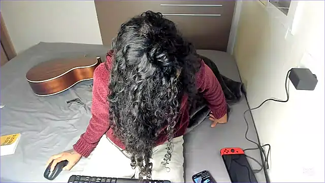 Snapshot of Ama_music chatting on March 7, 2025, 10:35 am Ama music online show from March 7, 2025, 10:35 am